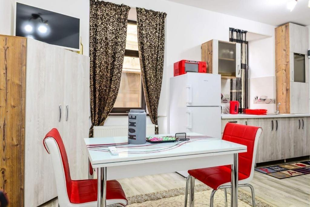 Mary Apartment Old Town Braşov Esterno foto